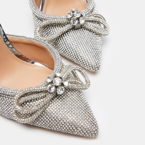 BRIDESMAIDS & GUESTS